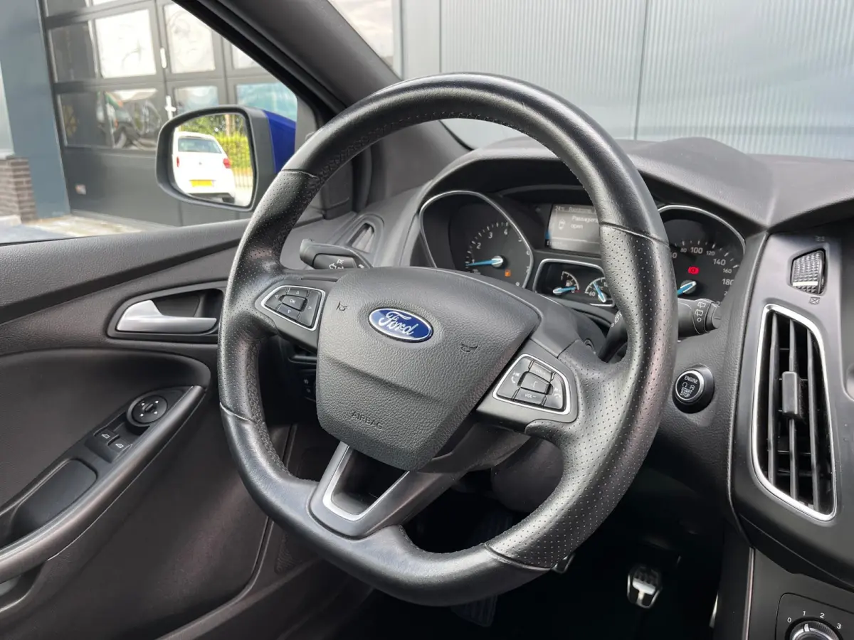 1.0 ST-Line NL.Auto/125Pk/Sync Navigatie/Privacy Glass/1Ste Eigenaar/Dealer Onderhouden