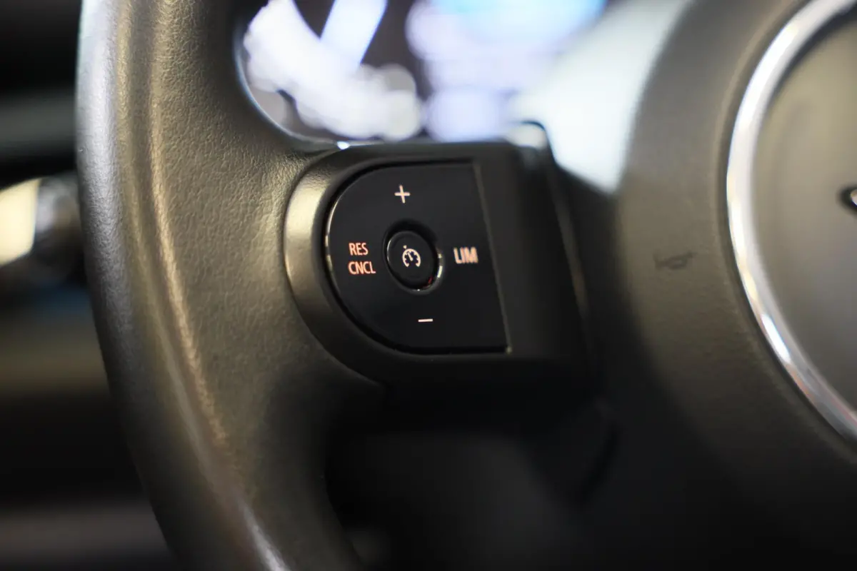 Mini 1.5 / AUT / Navi / 136 Pk / Cruise Control / Leder / Ecc / Elek Pakket / Led / Pdc / 18 Inch