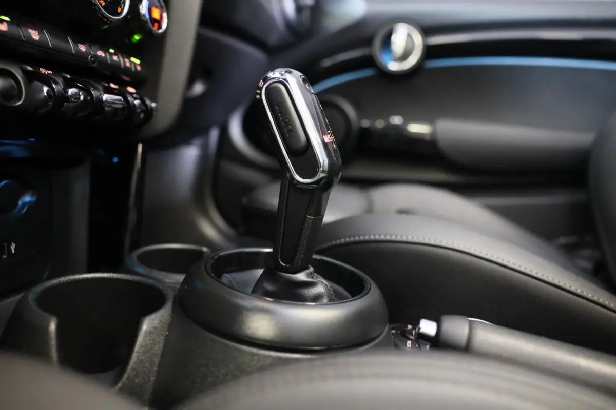 Mini 1.5 / AUT / Navi / 136 Pk / Cruise Control / Leder / Ecc / Elek Pakket / Led / Pdc / 18 Inch