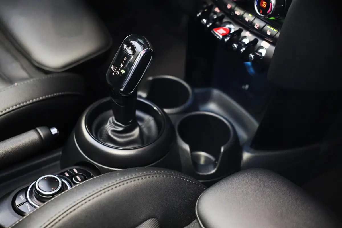 Mini 1.5 / AUT / Navi / 136 Pk / Cruise Control / Leder / Ecc / Elek Pakket / Led / Pdc / 18 Inch