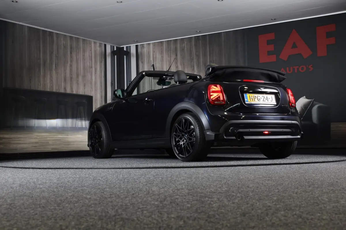 Mini 1.5 / AUT / Navi / 136 Pk / Cruise Control / Leder / Ecc / Elek Pakket / Led / Pdc / 18 Inch