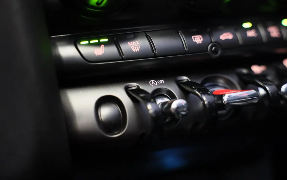 Mini 1.5 / AUT / Navi / 136 Pk / Cruise Control / Leder / Ecc / Elek Pakket / Led / Pdc / 18 Inch