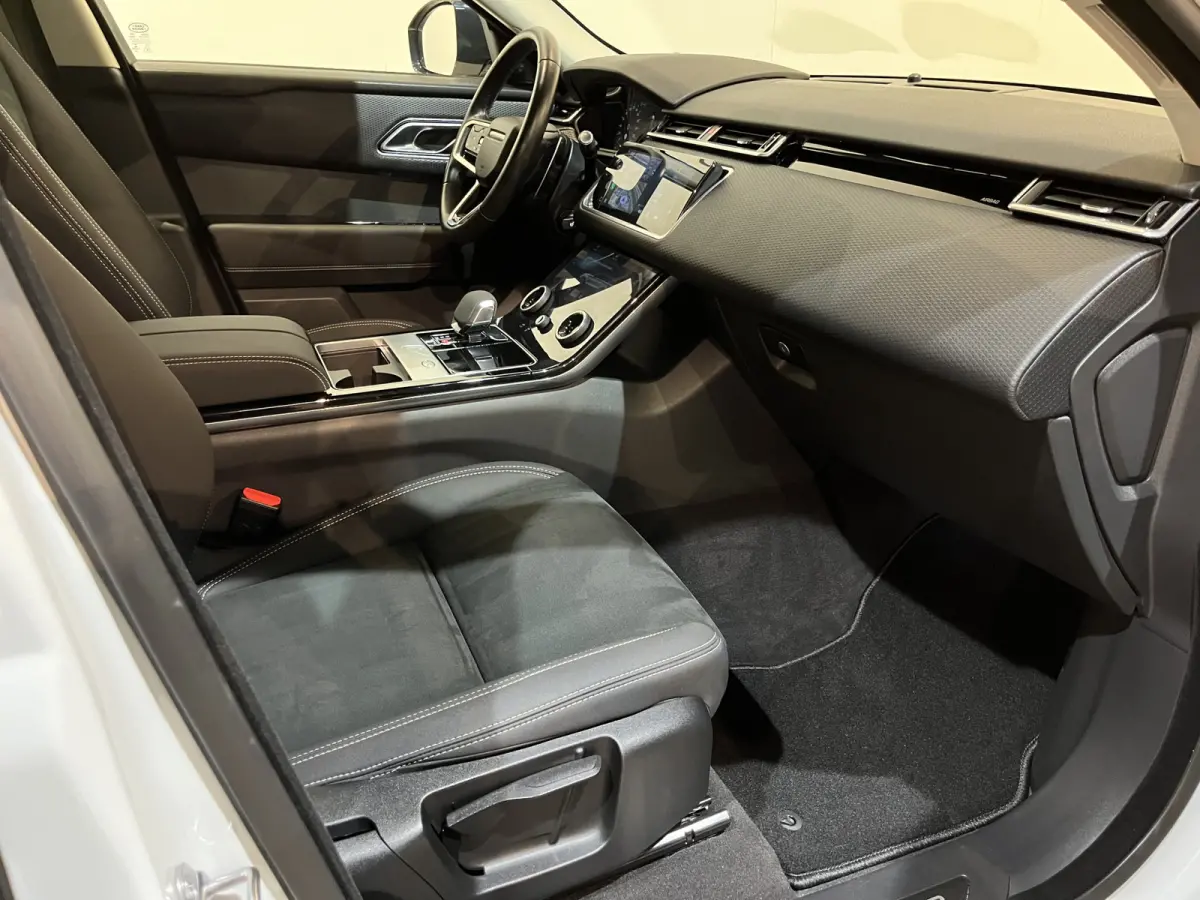 2.0 P400e AWD PHEV / 20" LMV / Alcantara / 53.000 KM !!
