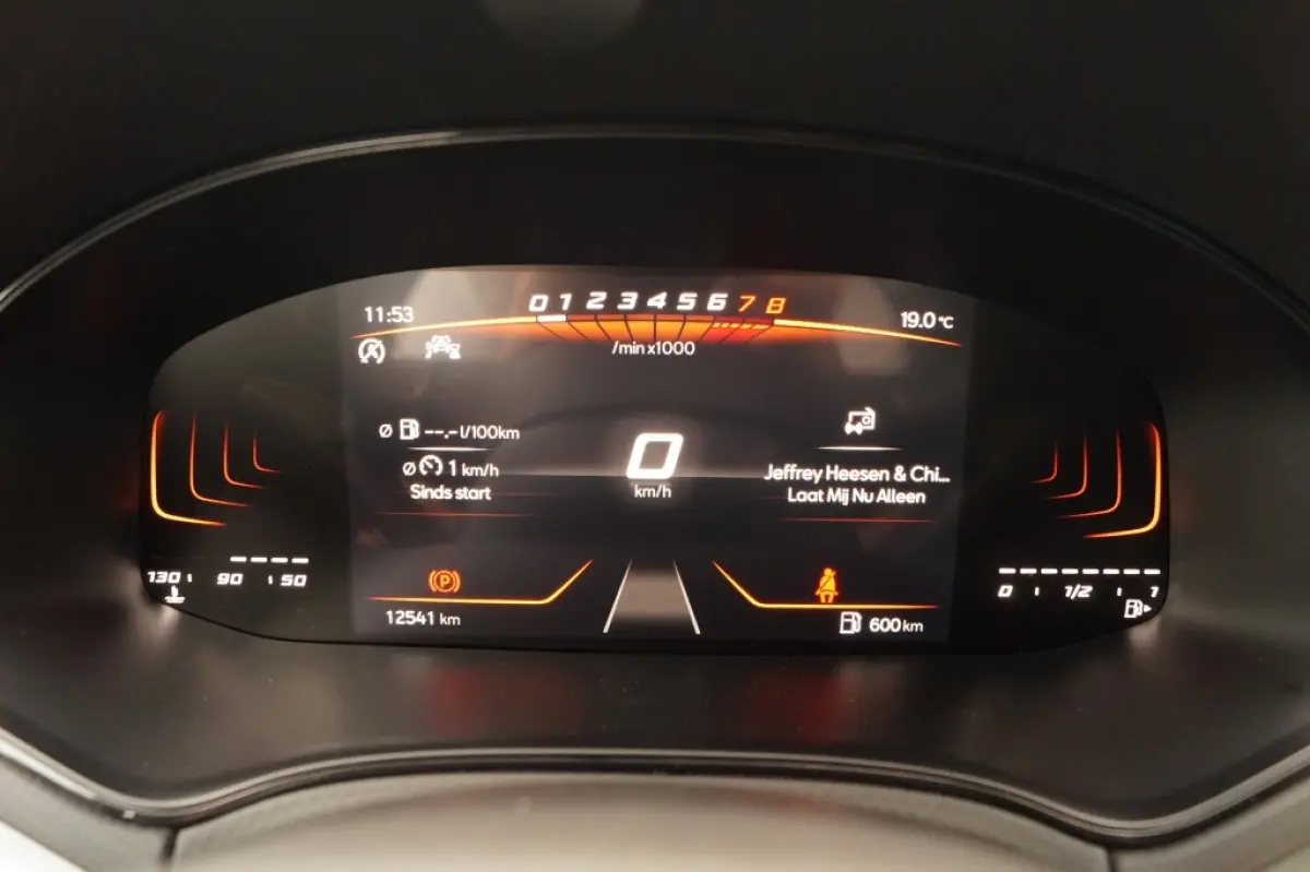 1.0 TSI Style -NAVI-LED-DIGI-ECC-PDC-