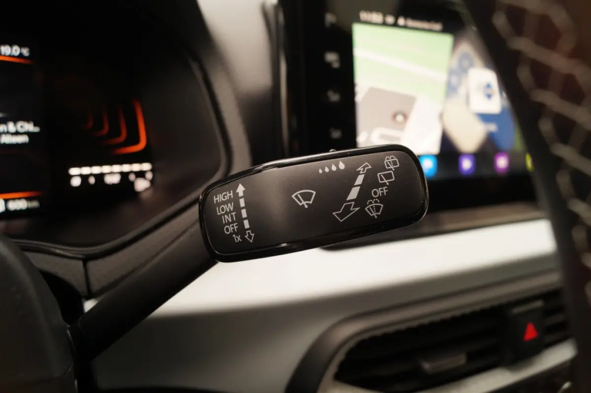 1.0 TSI Style -NAVI-LED-DIGI-ECC-PDC-