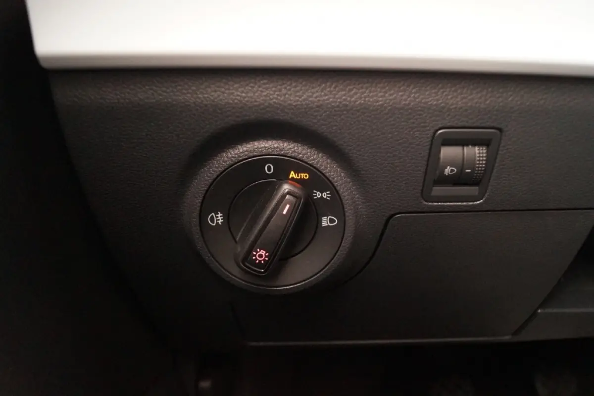 1.0 TSI Style -NAVI-LED-DIGI-ECC-PDC-