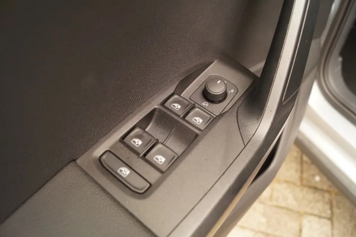 1.0 TSI Style -NAVI-LED-DIGI-ECC-PDC-