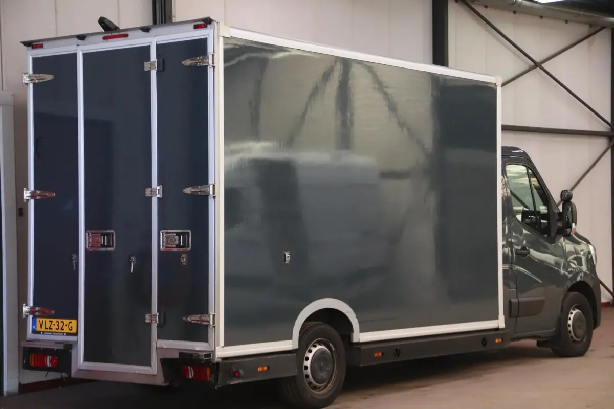 T35 2.3 dCi 150 BAKWAGEN LOWINER AUTOMAAT