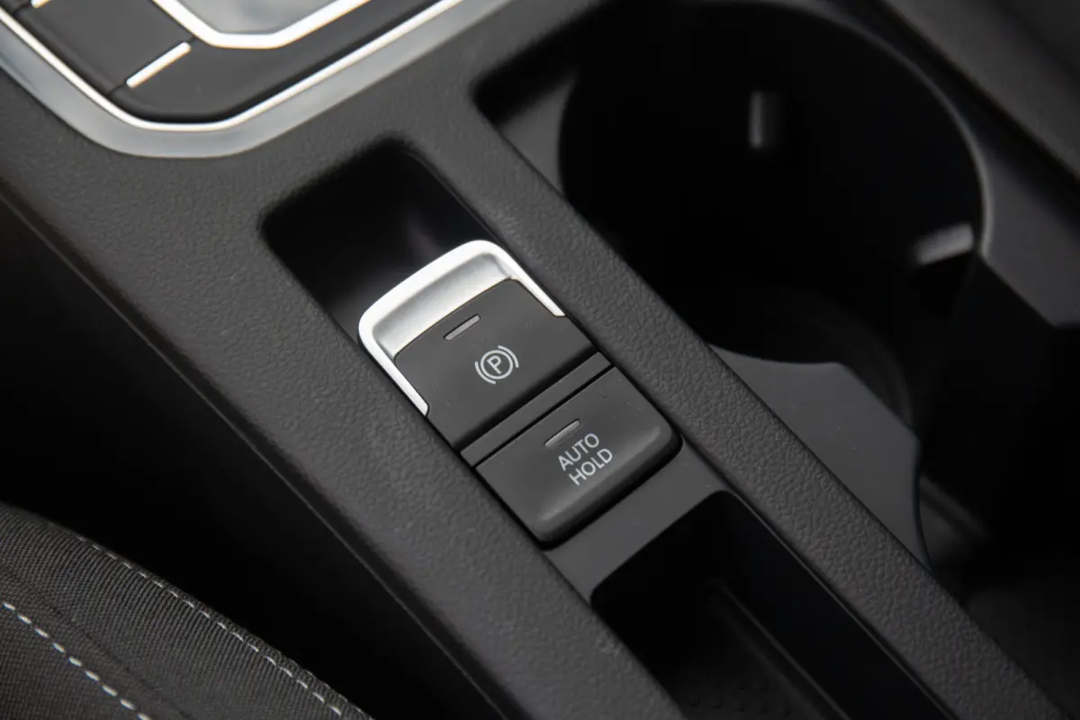 1.5 TSI Comfort Business , Adaptive cruise, Carplay, Keyless, BTW