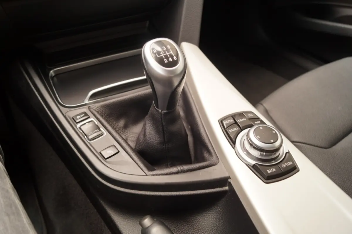 GT 320d 190pk Executive -LEER-NAVI-LED-ECC-PDC-