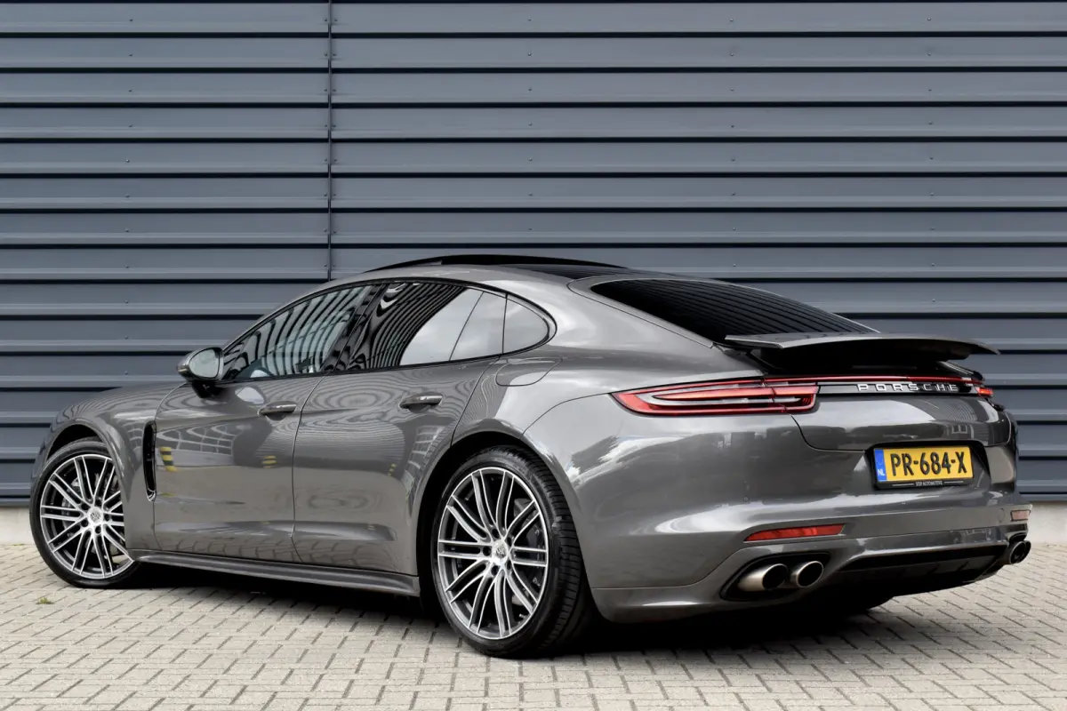 2.9 4 E-Hybrid 462pk SportDesign | Pano | 21'' Velgen | Bose | Sfeerverlichting | Luchtvering | Sportuitlaat | Orig. NL |
