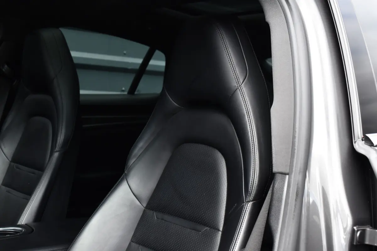 2.9 4 E-Hybrid SportDesign | Pano | 21'' Velgen | Bose | Sfeerverlichting | Luchtvering | Sportuitlaat | Orig. NL |