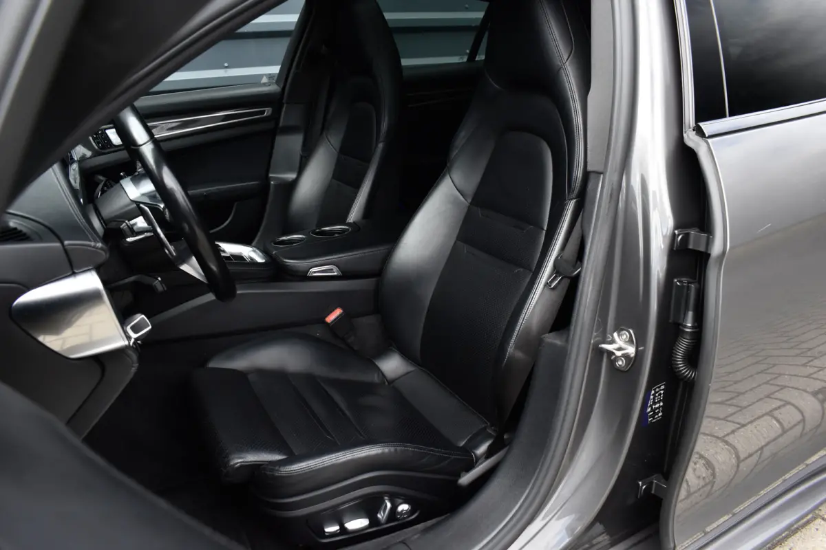 2.9 4 E-Hybrid 462pk SportDesign | Pano | 21'' Velgen | Bose | Sfeerverlichting | Luchtvering | Sportuitlaat | Orig. NL |
