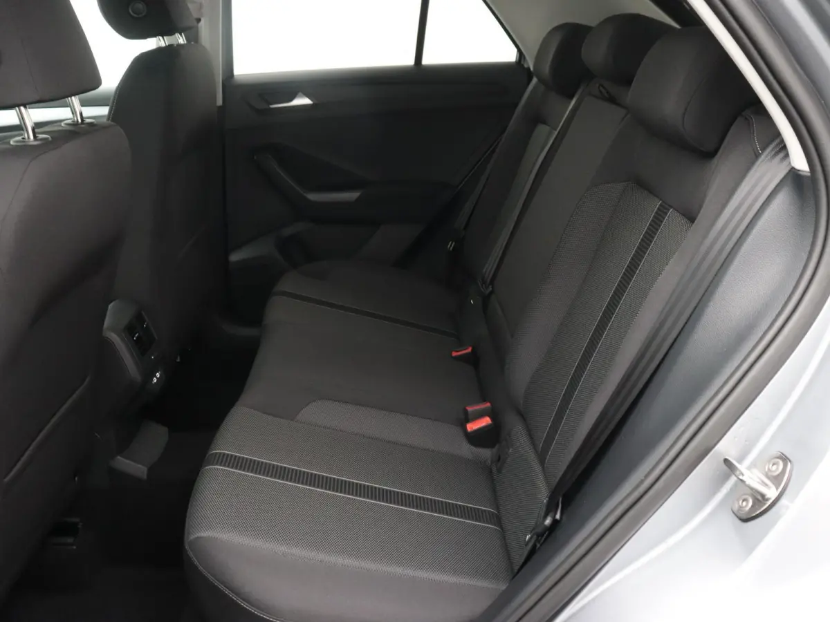 1.0 TSI Life Edition | Multimedia pakket | Assistance pakket plus | Airconditioning automatisch, 2-zone (climatronic) | Velgen 'johannesburg, 17 inch lichtmetaal
