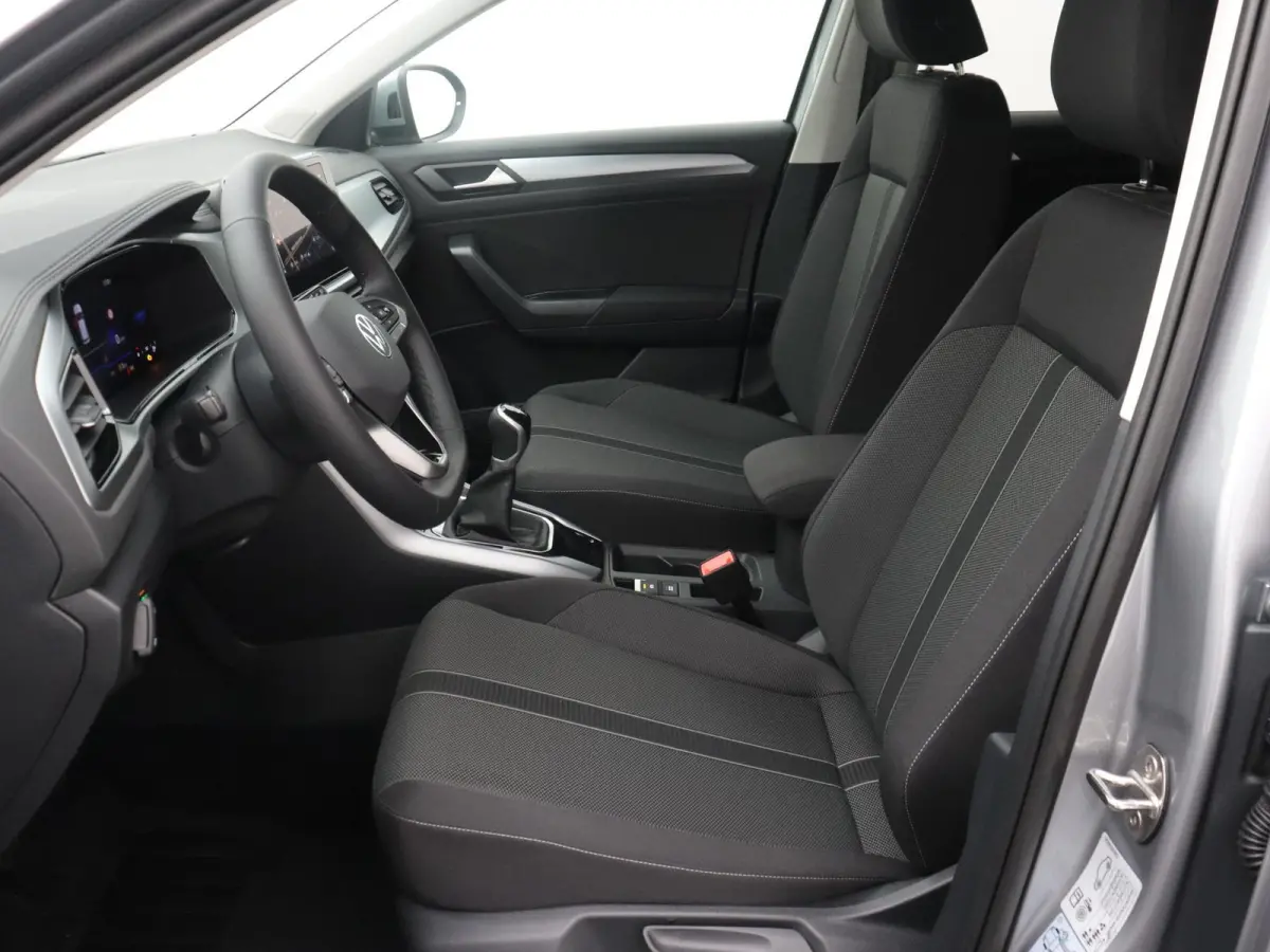 1.0 TSI Life Edition | Multimedia pakket | Assistance pakket plus | Airconditioning automatisch, 2-zone (climatronic) | Velgen 'johannesburg, 17 inch lichtmetaal