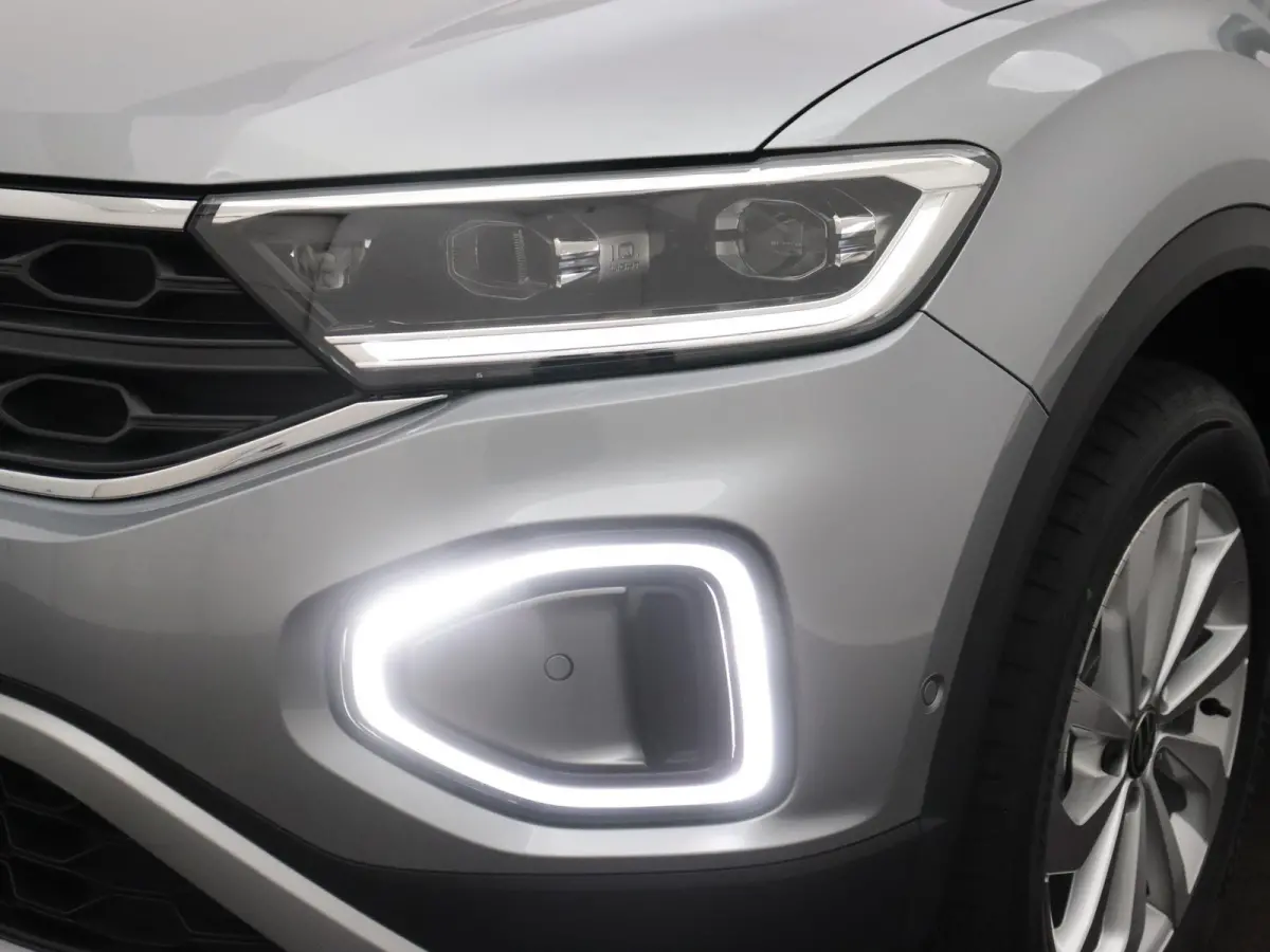 1.0 TSI Life Edition | Multimedia pakket | Assistance pakket plus | Airconditioning automatisch, 2-zone (climatronic) | Velgen 'johannesburg, 17 inch lichtmetaal