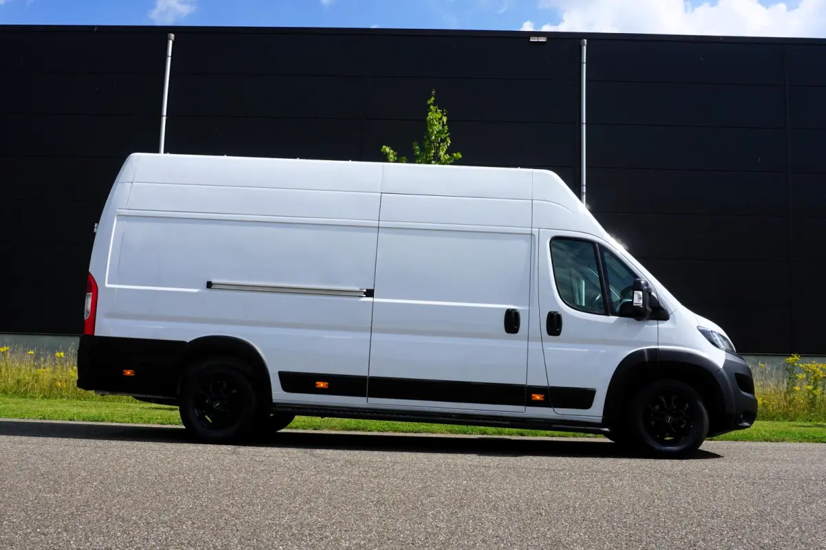 2.2 BlueHDi 140 L4H3 Zwaar 3.5t |Topstaat |EURO6D |1e eigenaar |Betimmering |Camera |Cruise |Navi |Climate |Lederen stuur |Carplay |Bluetooth |3500 KG |Heavy