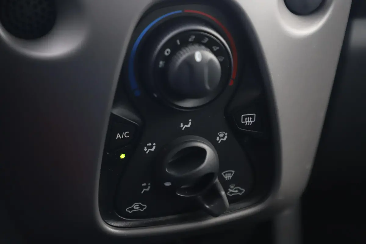1.0 e-VTi Active Airco Radio Bluetooth Elektrische Ramen