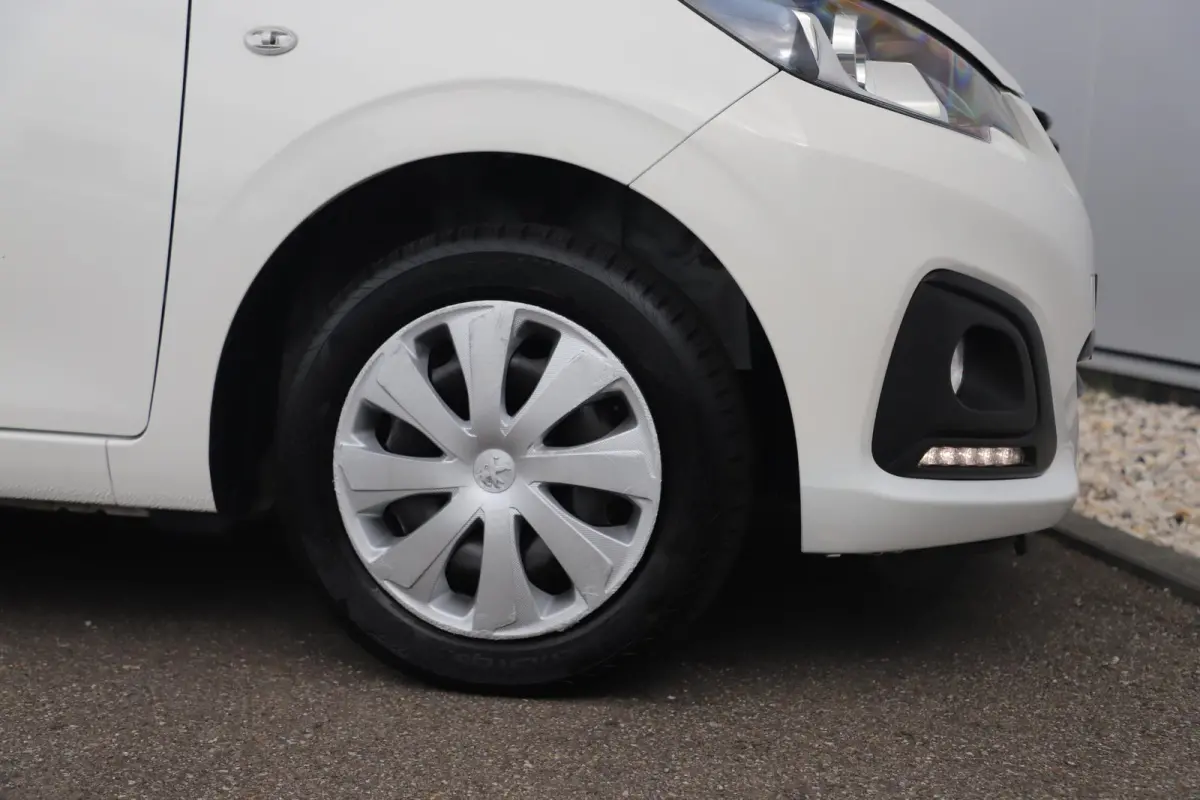 1.0 e-VTi Active Airco Radio Bluetooth Elektrische Ramen