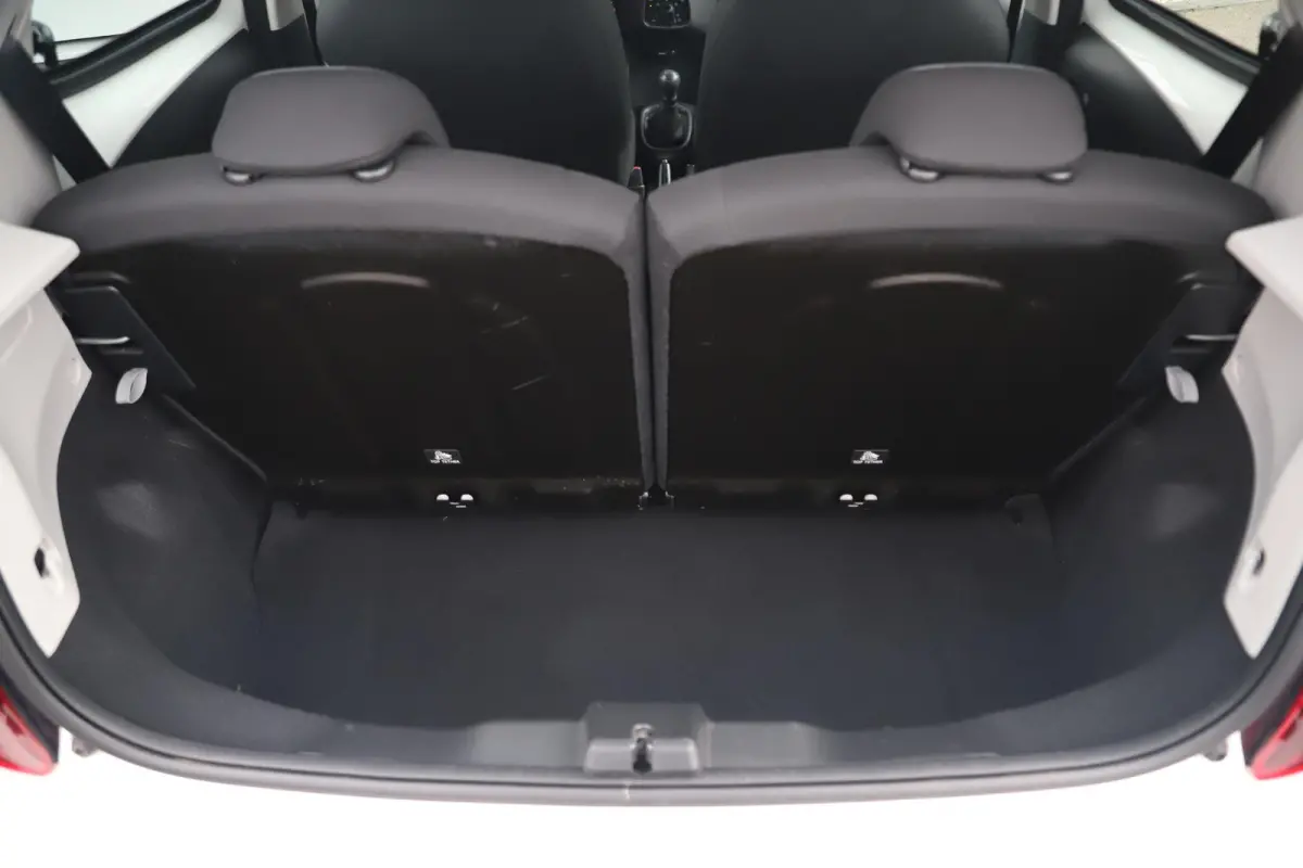 1.0 e-VTi Active Airco Radio Bluetooth Elektrische Ramen