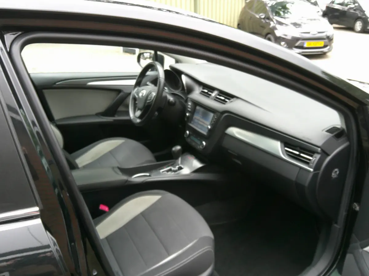 1.8 VVT-i SkyView Edition Trekhaak