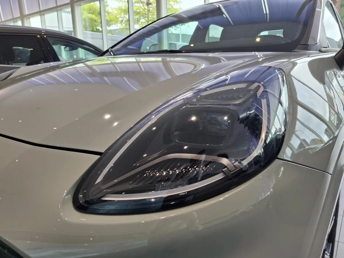 1.0 EcoBoost ST-Line | NIEUW TE BESTELLEN! | €5000,- KORTING | AUTOMAAT | STUUR, STOEL EN VOORRUITVERWARMING | 360 CAMERA | ADAPTIEVE CRUISE CONTROL | TREKHAAK |