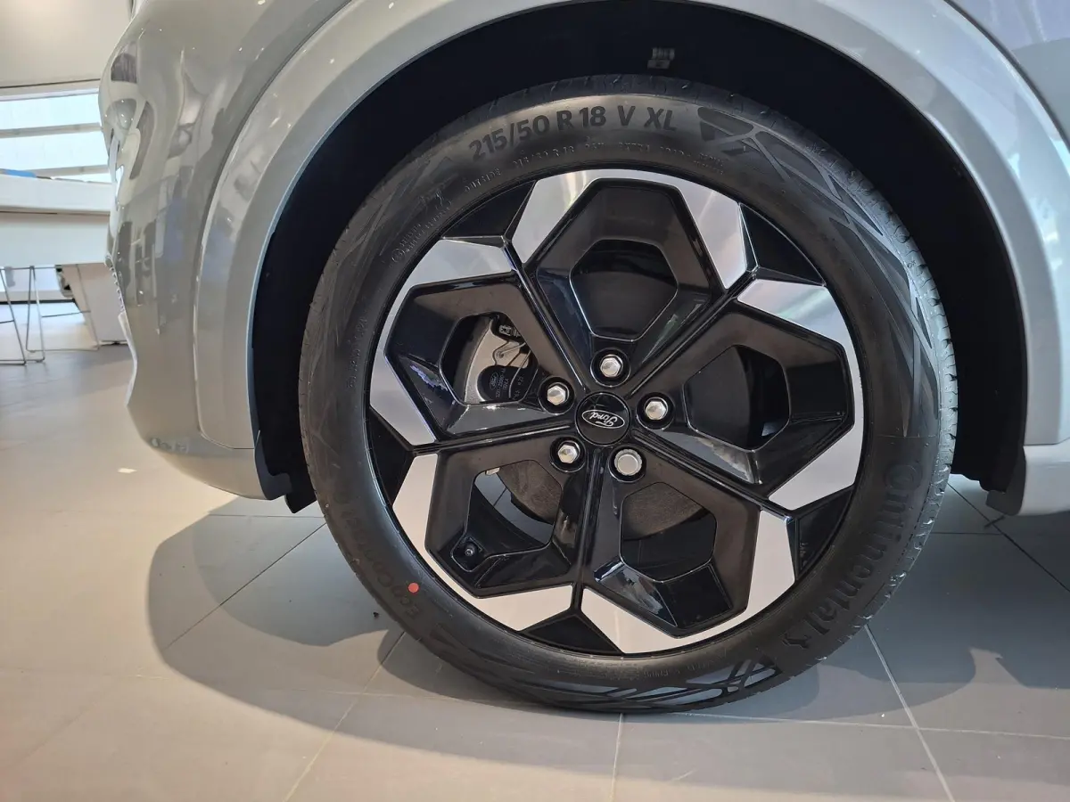 Premium 47 kWh | NIEUW TE BESTELLEN! | € 4400,- KORTING | AUTOMAAT | STOEL, STUUR EN VOORRUITVERWARMING | ADAPTIEVE CRUISE CONTROL | 360 CAMERA