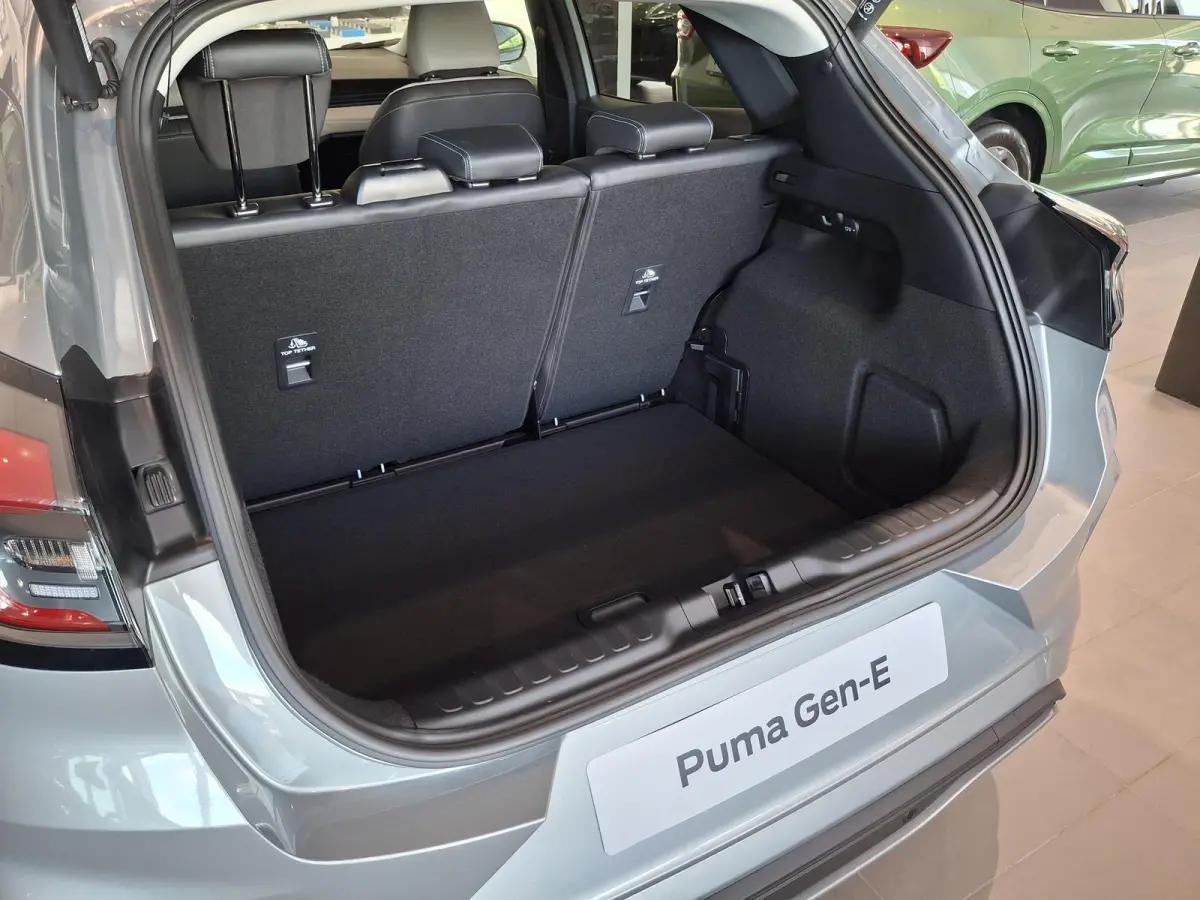 Premium 47 kWh | NIEUW TE BESTELLEN! | € 4400,- KORTING | AUTOMAAT | STOEL, STUUR EN VOORRUITVERWARMING | ADAPTIEVE CRUISE CONTROL | 360 CAMERA