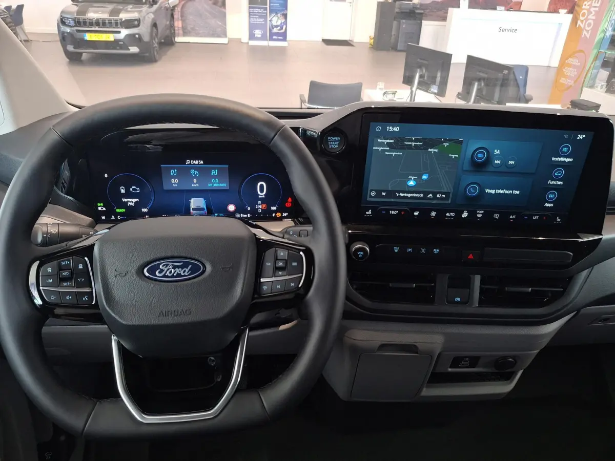 320 2.5 PHEV L2H1 Sport TE BESTELLEN | 19 INCH VELGEN | INKLAPBARE TREKHAAK | VERWARMBAAR STUURWIEL | CENTRALE DUBBELE VERGRENDELING | PREMIUM LAK: GREY MATTER | ADAPTIVE CRUISE CONTROL | PR