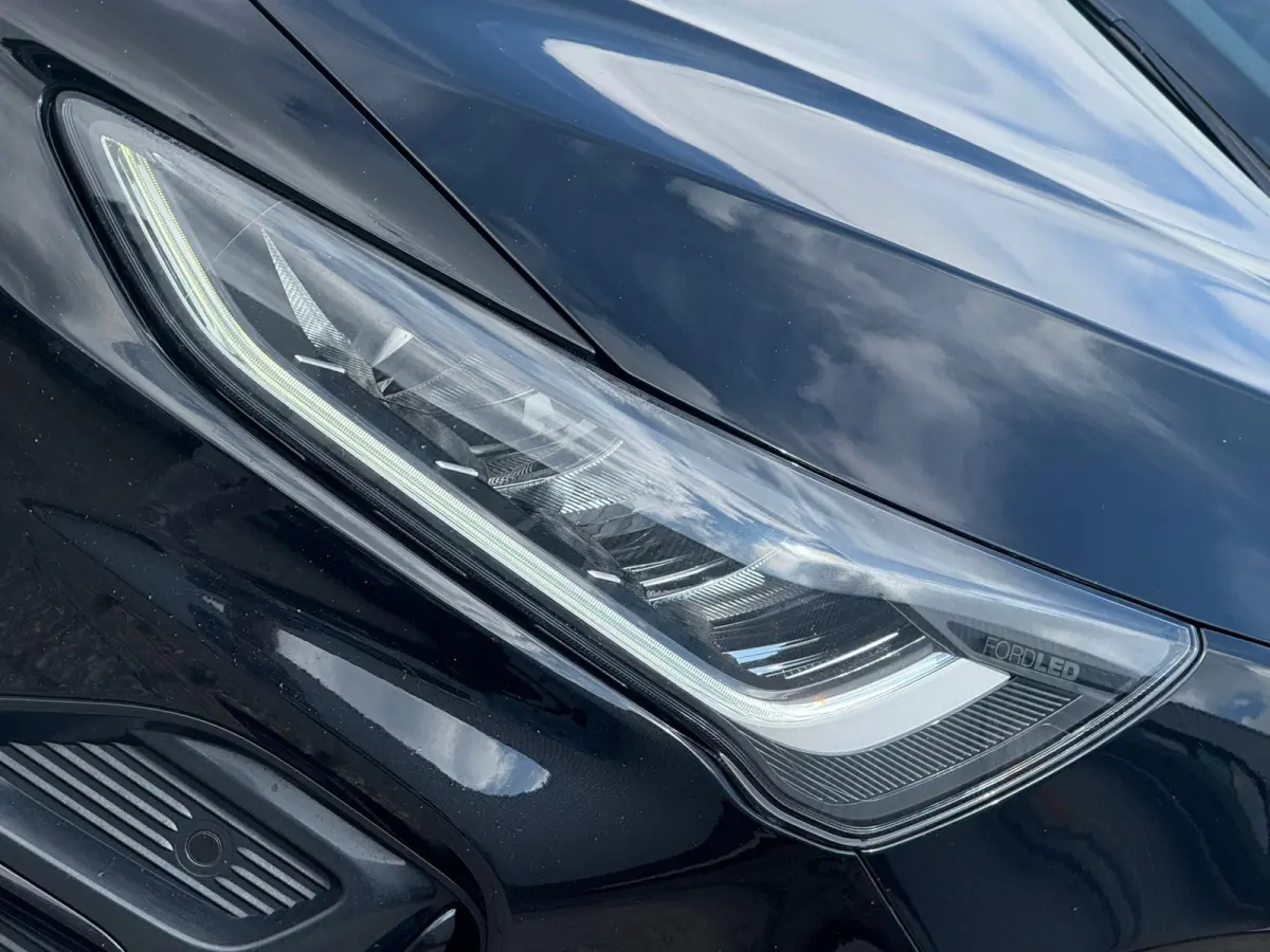 1.0 EcoBoost Hybrid ST Line Style Automaat - Agate Black - Winterpakket