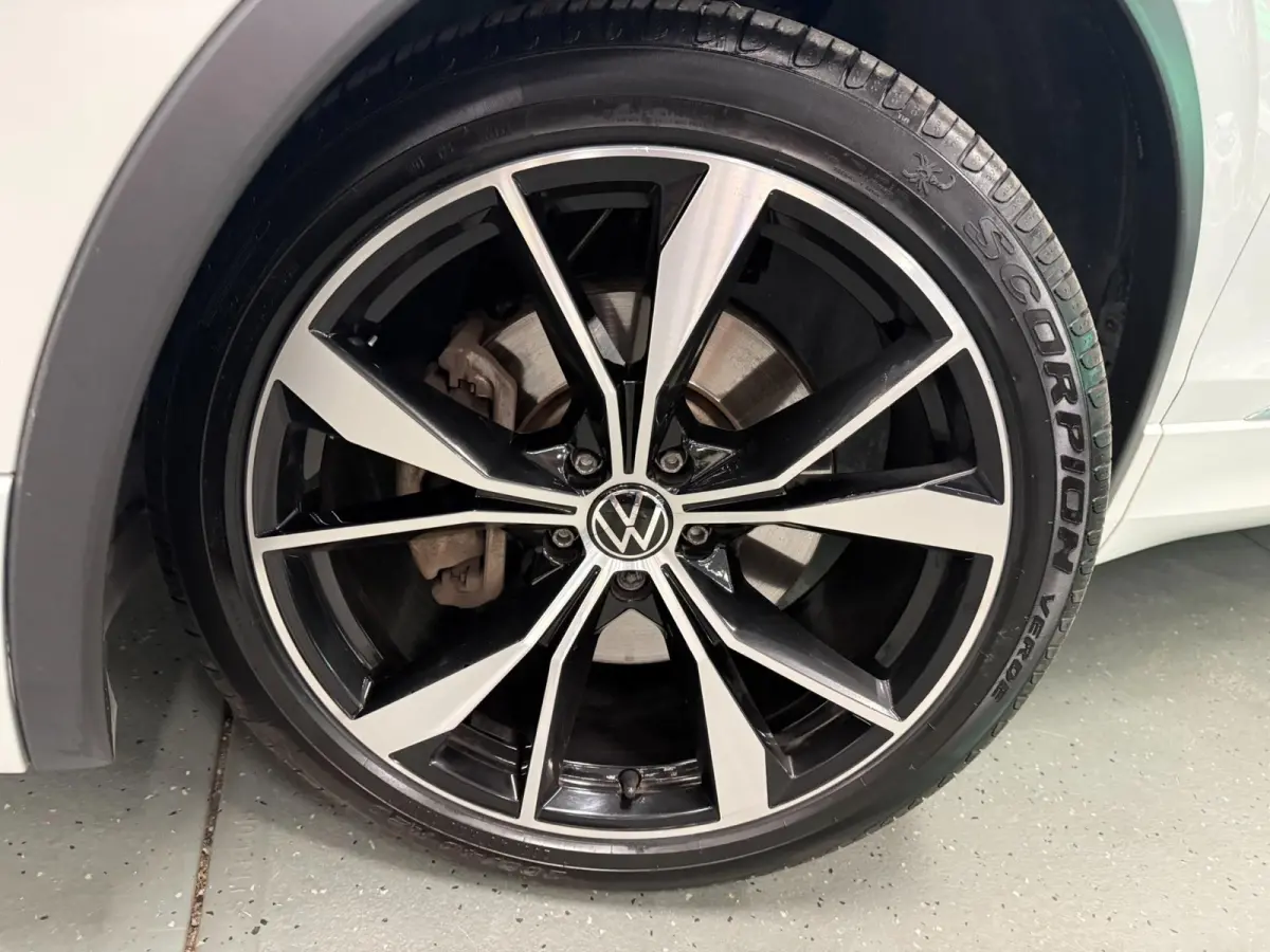 1.4 TSI eHybrid 2XR-LINE SOH-TEST/PANO/NAVI/V-COCKPIT/DAB/CARPLAY/H-UP/CAM///