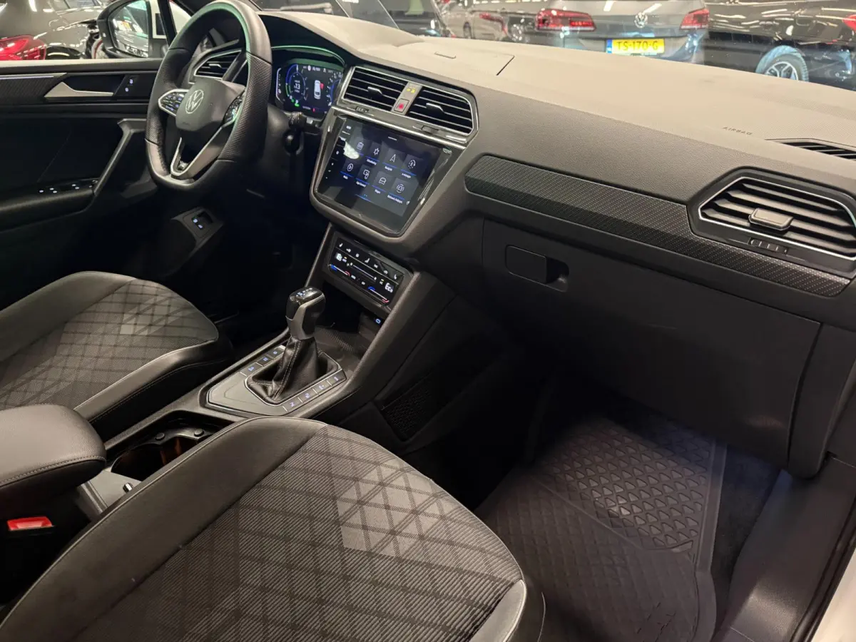 1.4 TSI eHybrid 2XR-LINE SOH-TEST/PANO/NAVI/V-COCKPIT/DAB/CARPLAY/H-UP/CAM///