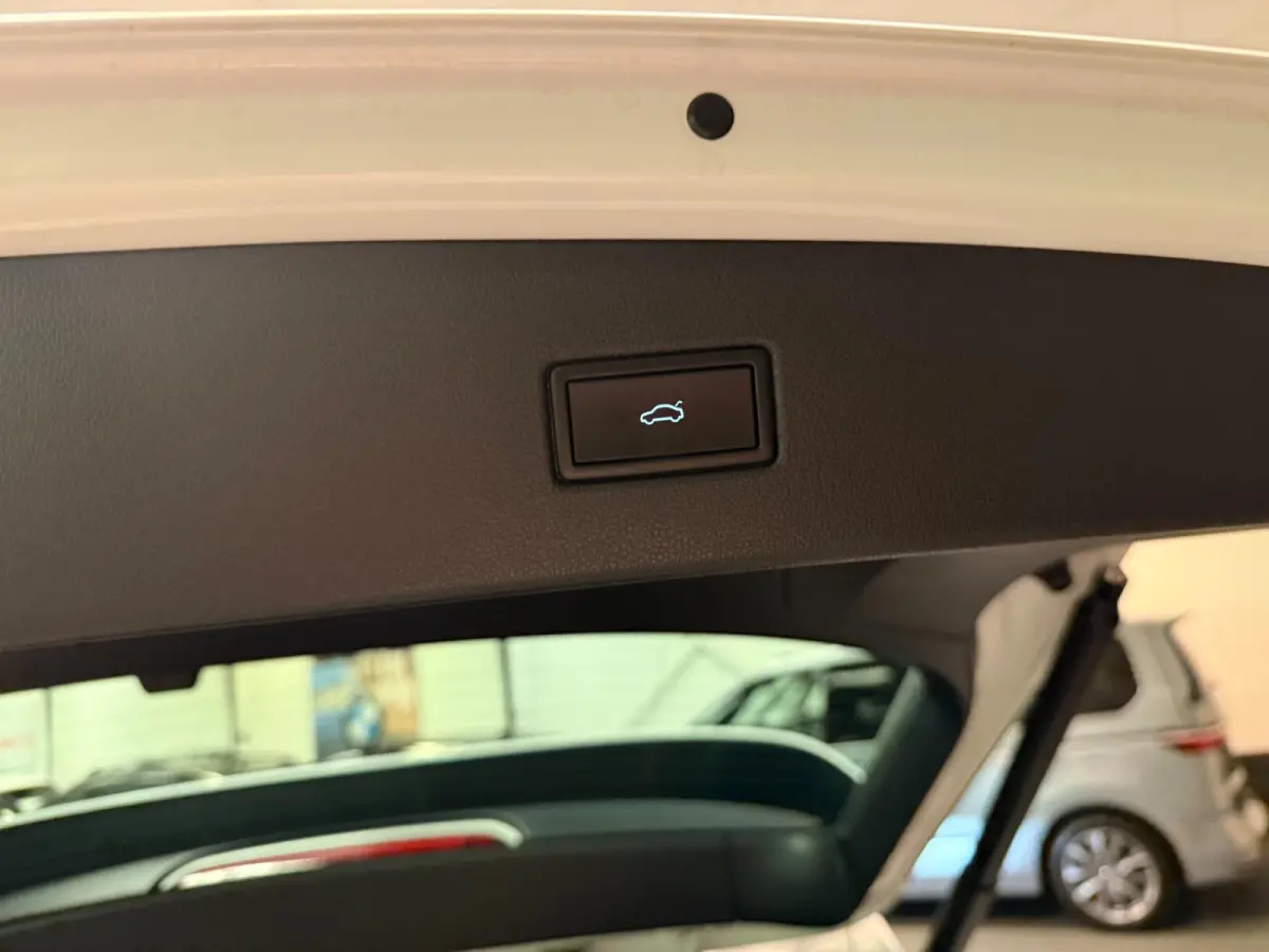1.4 TSI eHybrid 2XR-LINE SOH-TEST/PANO/NAVI/V-COCKPIT/DAB/CARPLAY/H-UP/CAM///