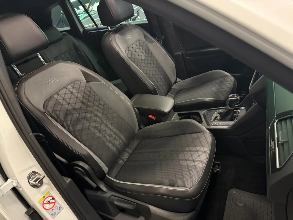 1.4 TSI eHybrid 2XR-LINE SOH-TEST/PANO/NAVI/V-COCKPIT/DAB/CARPLAY/H-UP/CAM///