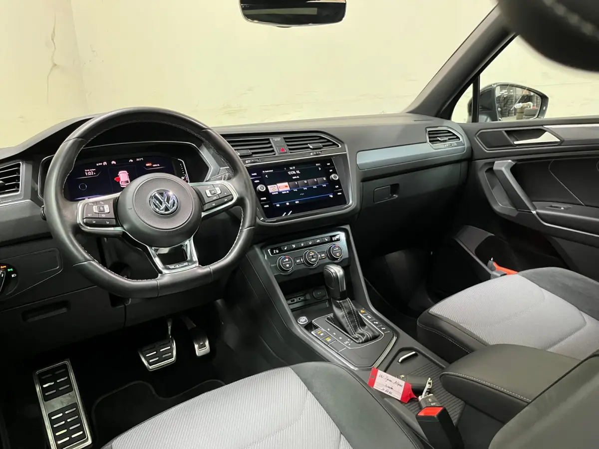 1.5 TSI Highline Business R R-Line Automaat | Panoramadak | Trekhaak | Virtual Cockpit |