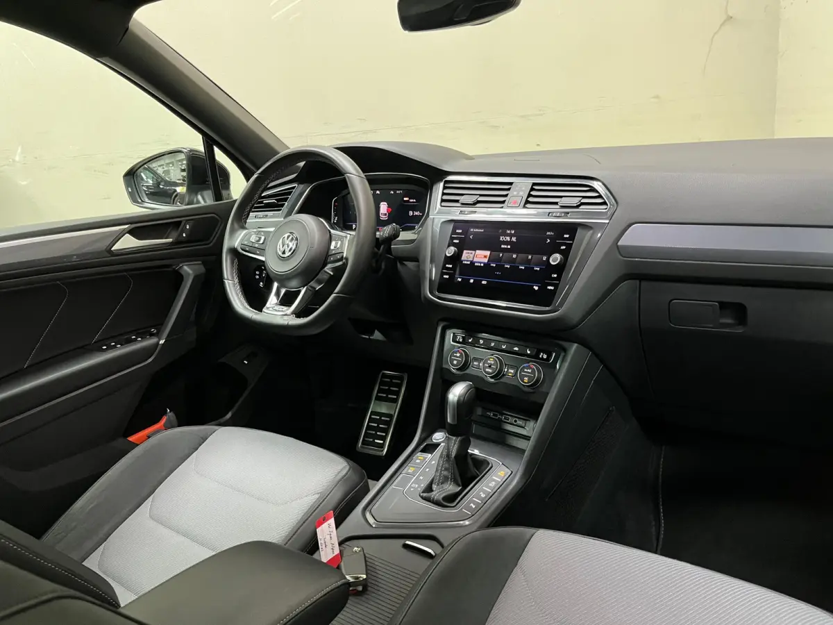 1.5 TSI Highline Business R R-Line Automaat | Panoramadak | Trekhaak | Virtual Cockpit |