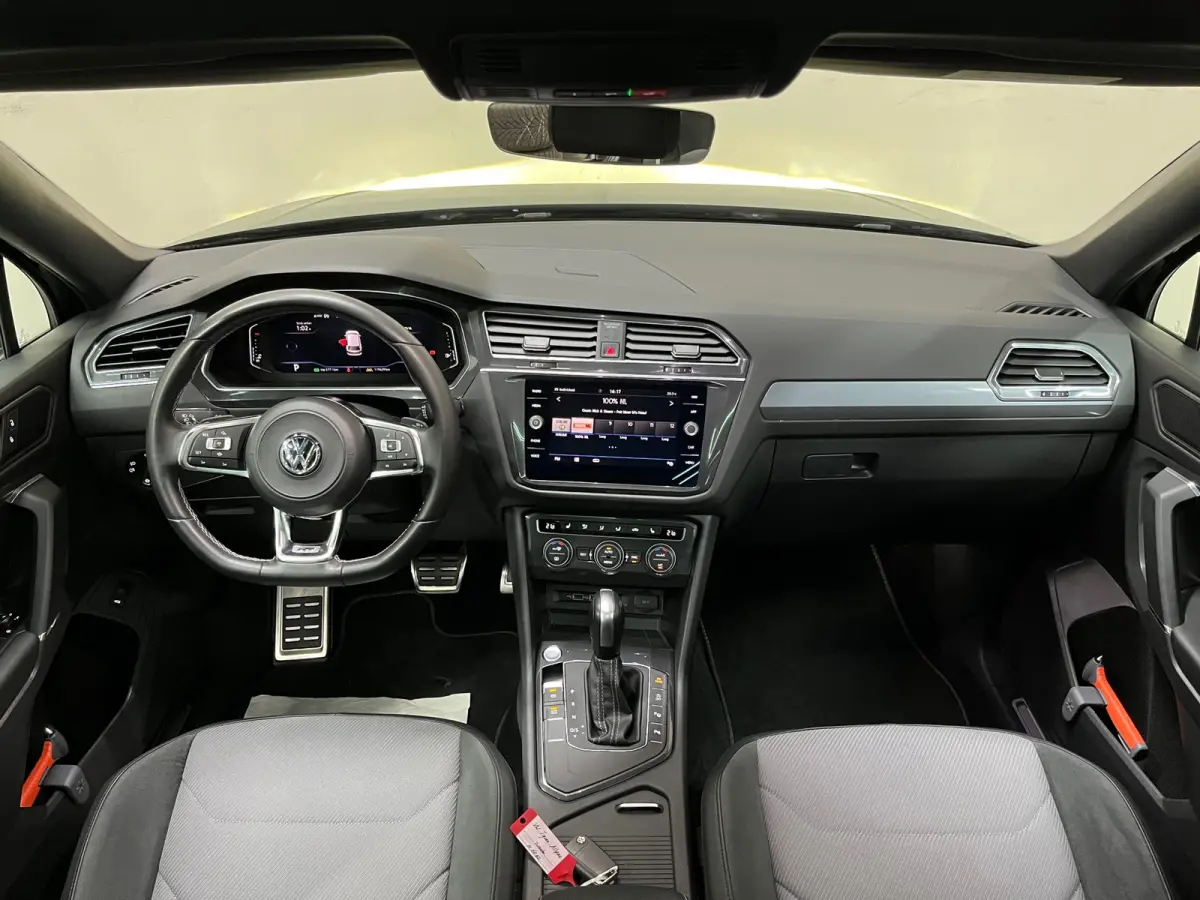 1.5 TSI Highline Business R R-Line Automaat | Panoramadak | Trekhaak | Virtual Cockpit |