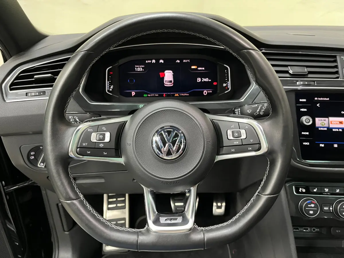 1.5 TSI Highline Business R R-Line Automaat | Panoramadak | Trekhaak | Virtual Cockpit |