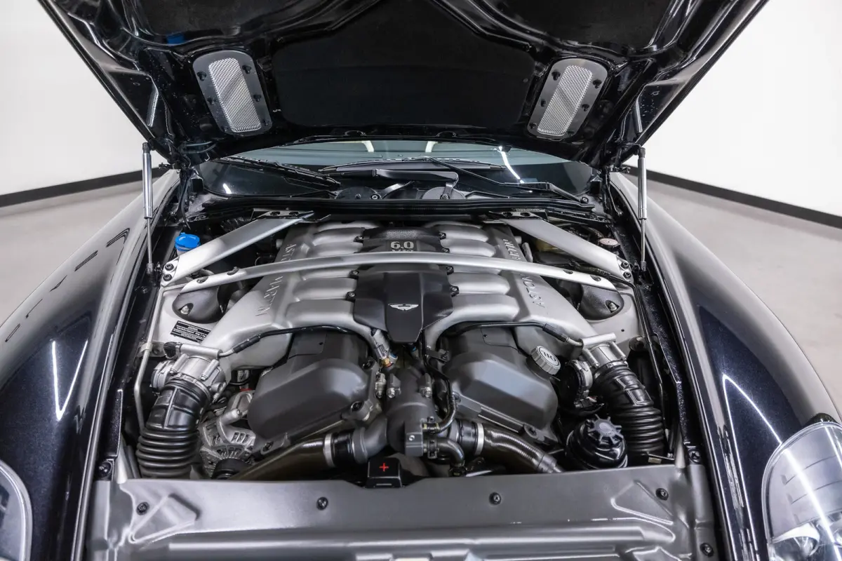 5.9 V12 Touchtronic Btw auto, Fiscale waarde € 22.000,- (€ 56.157.02 Ex B.T.W) DEALER AUTO Dealer auto