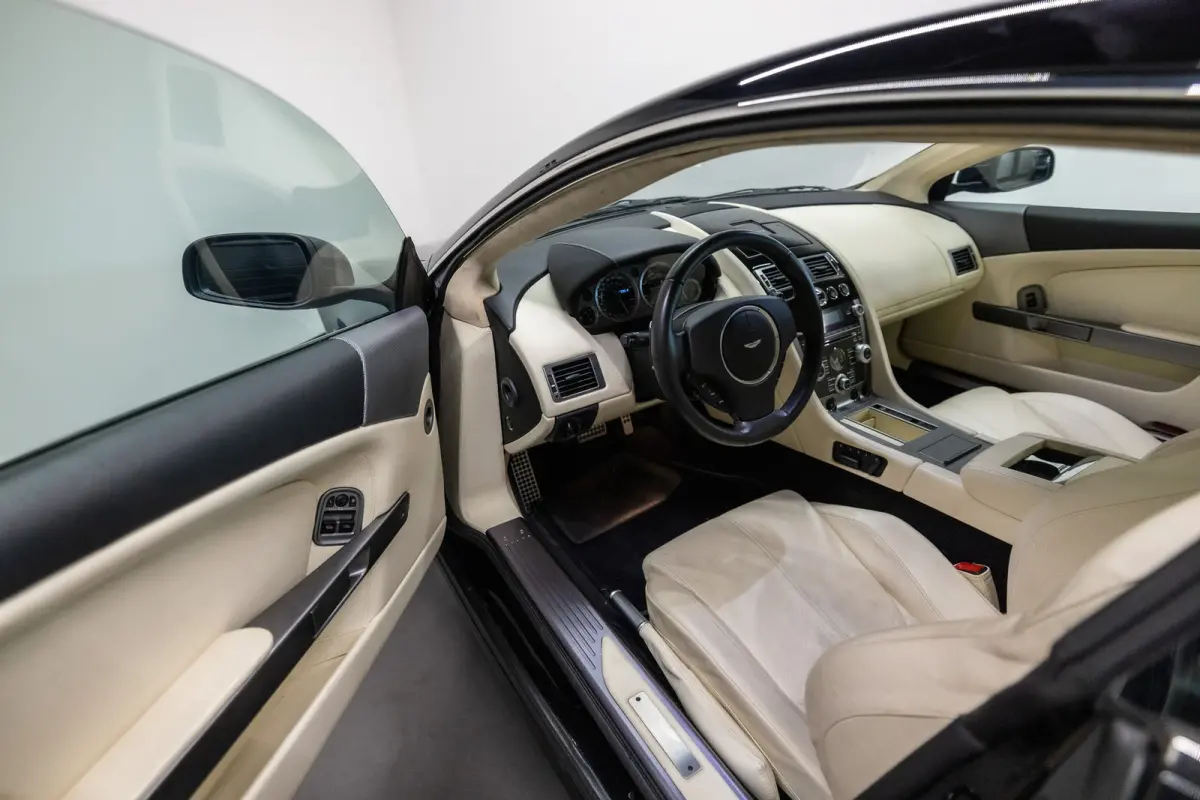5.9 V12 Touchtronic Btw auto, Fiscale waarde € 22.000,- (€ 56.157.02 Ex B.T.W) DEALER AUTO Dealer auto