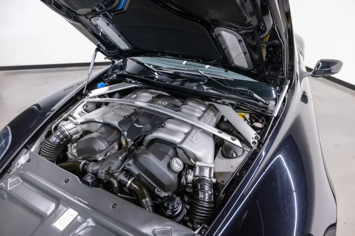 5.9 V12 Touchtronic Btw auto, Fiscale waarde € 22.000,- (€ 56.157.02 Ex B.T.W) DEALER AUTO Dealer auto