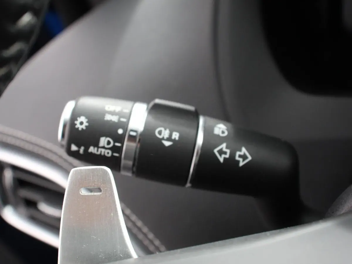 5.0 V8 AWD SVR 551 pk Panorama dak Meridian sound Premium Pack Light Pack ACC Leder ADS 360 Camera Cruise control Parkeersensoren Elektrische kofferklep