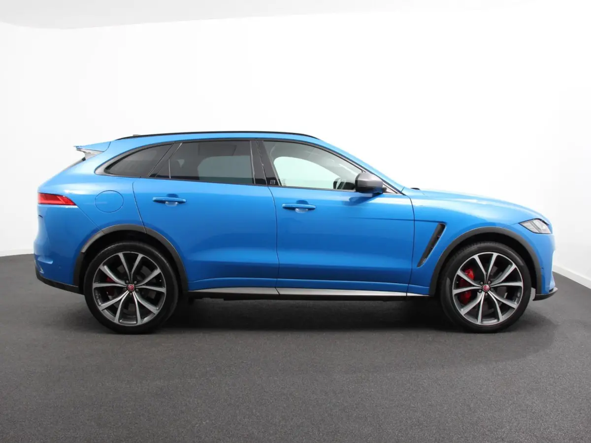 5.0 V8 AWD SVR 551 pk Panorama dak Meridian sound Premium Pack Light Pack ACC Leder ADS 360 Camera Cruise control Parkeersensoren Elektrische kofferklep