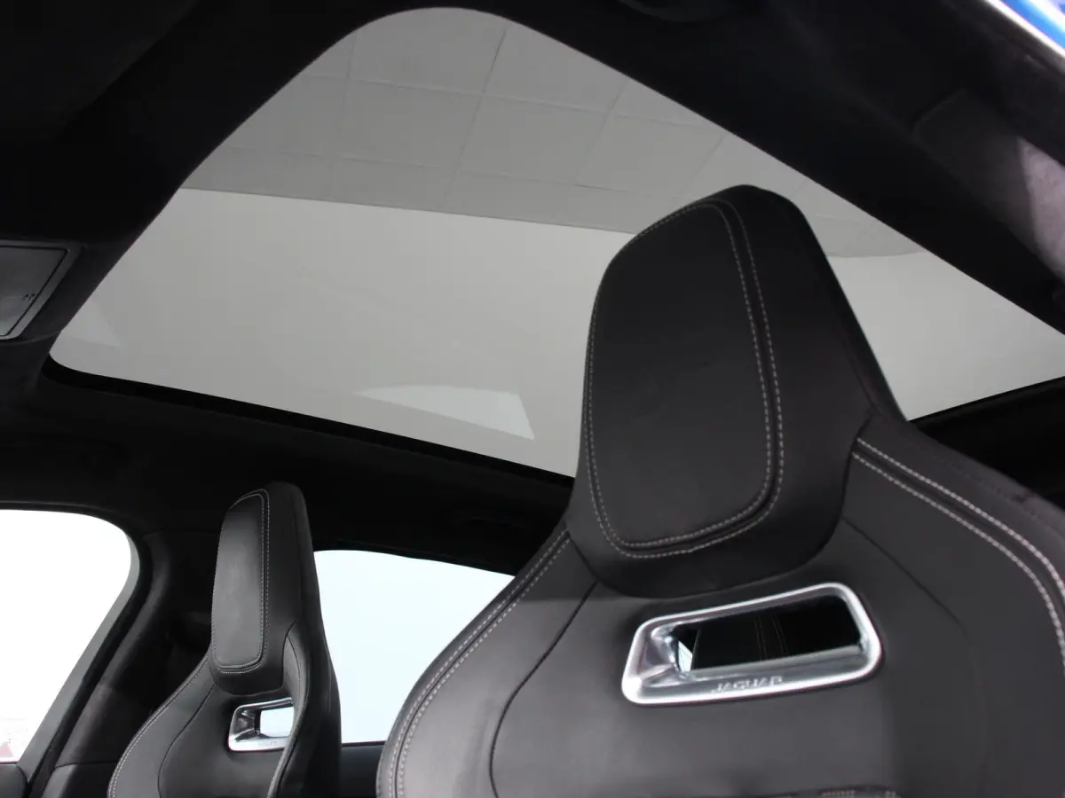 5.0 V8 AWD SVR 551 pk Panorama dak Meridian sound Premium Pack Light Pack ACC Leder ADS 360 Camera Cruise control Parkeersensoren Elektrische kofferklep