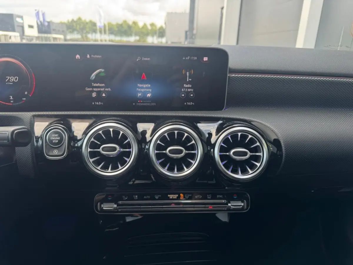 220 AMG M2020 PANO NAVI CAMERA PDC SPORTVELGEN
