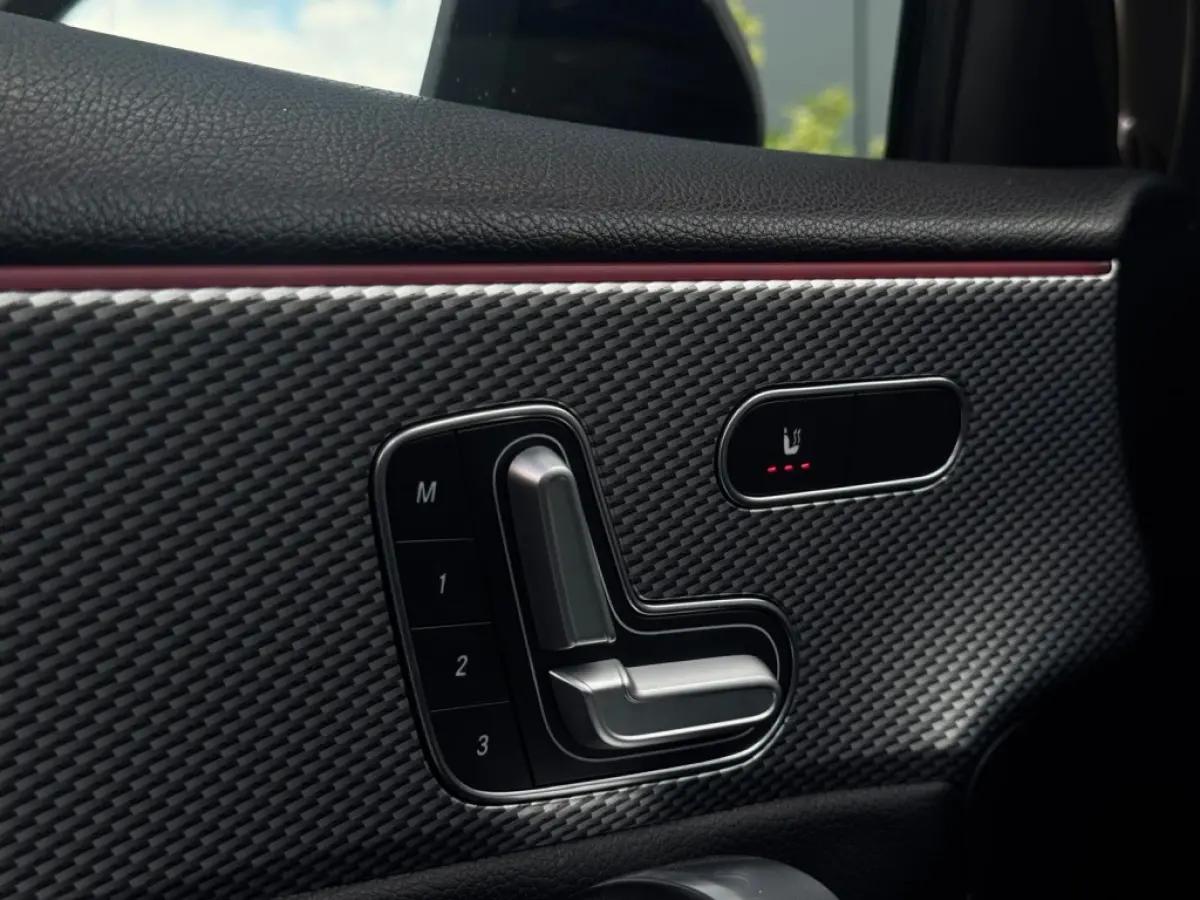 220 AMG M2020 PANO NAVI CAMERA PDC SPORTVELGEN