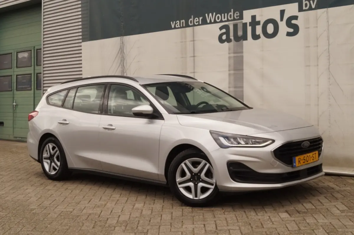 1.0 EcoBoost 124pk Hybrid Connected -NAVI-AIRCO-PDC-