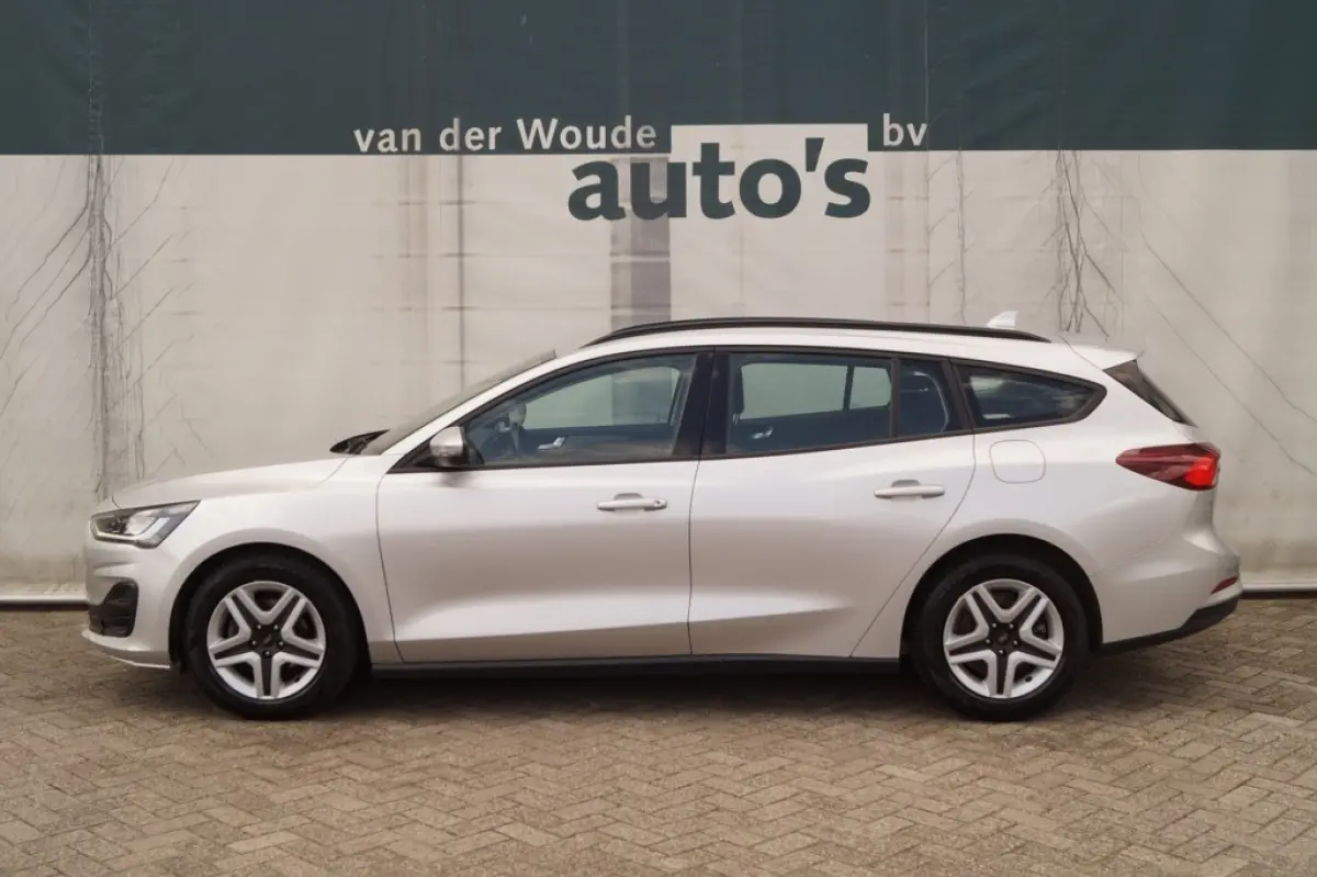 1.0 EcoBoost 124pk Hybrid Connected -NAVI-AIRCO-PDC-