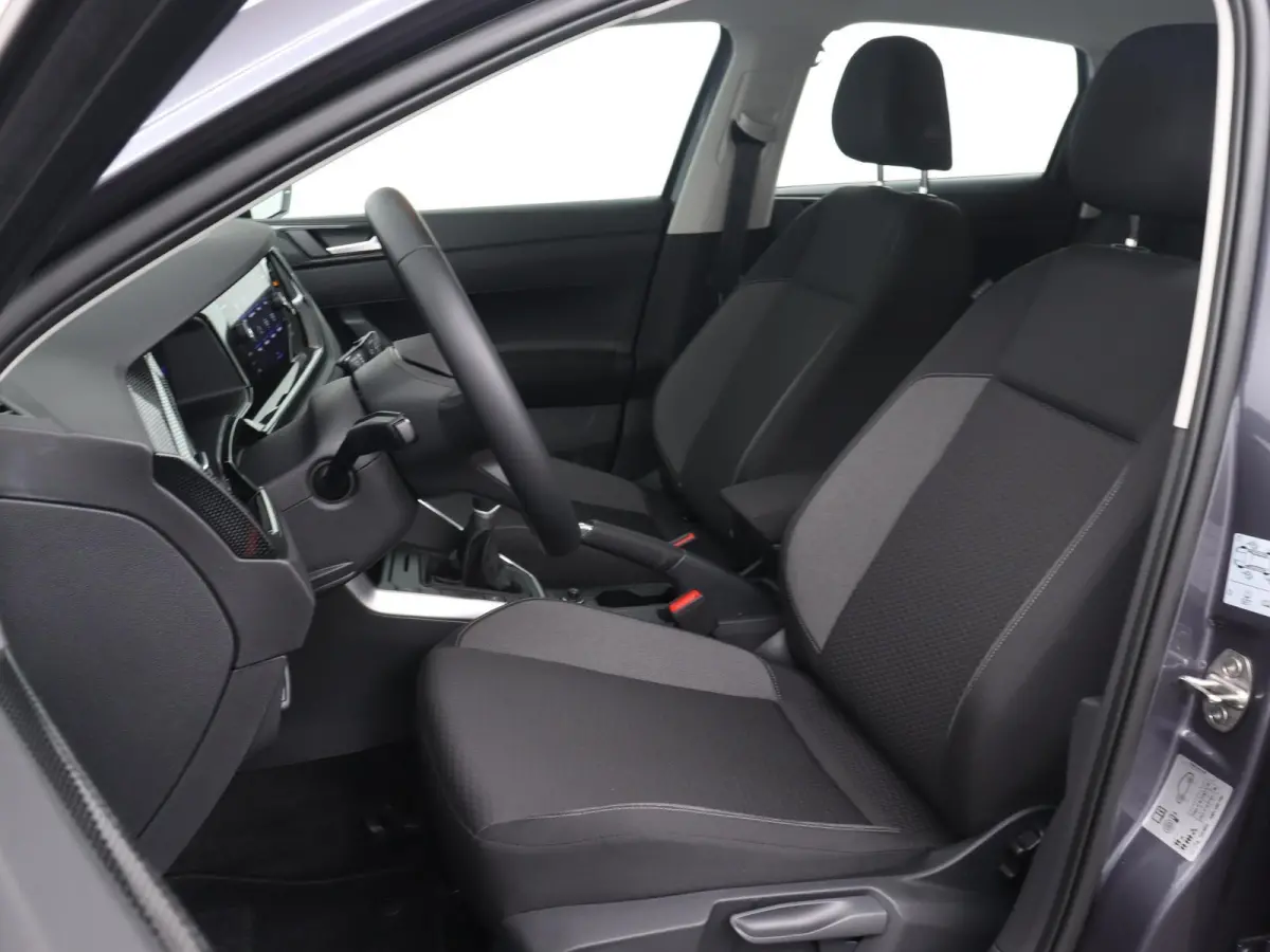 1.0 TSI Life 95PK | Demo | Navigatie | Parkeersensoren | Inklapbare spiegels | App Connect | Adaptive Cruise Control | 18 inch zwart