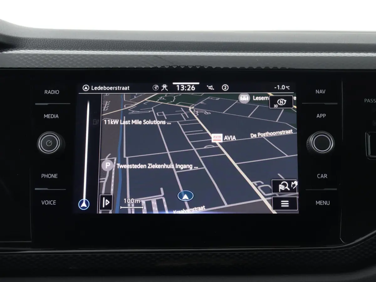 1.0 TSI Life 95PK | Demo | Navigatie | Parkeersensoren | Inklapbare spiegels | App Connect | Adaptive Cruise Control | 18 inch zwart